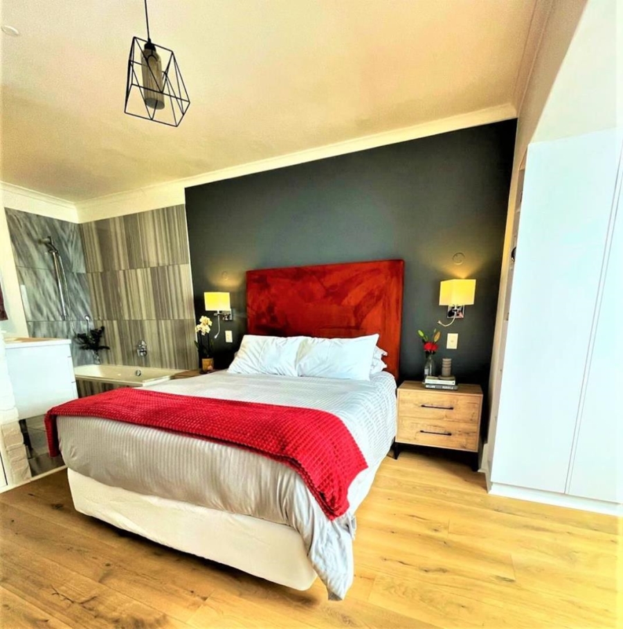 To Let 3 Bedroom Property for Rent in Sea Point Western Cape